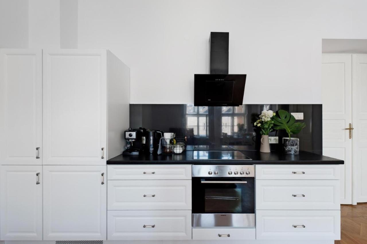 Spacious In Old Town