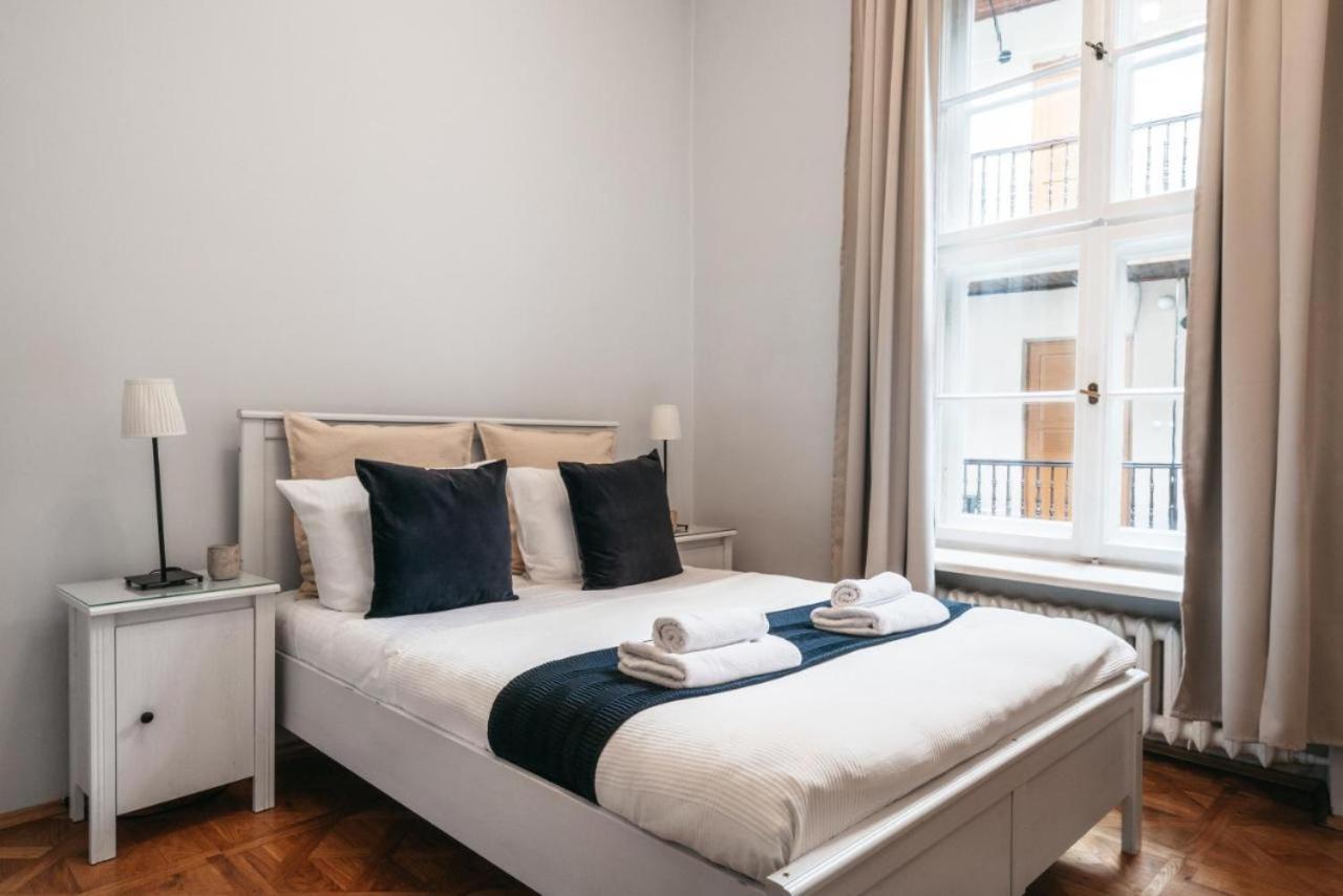 Spacious In Old Town Appartement *